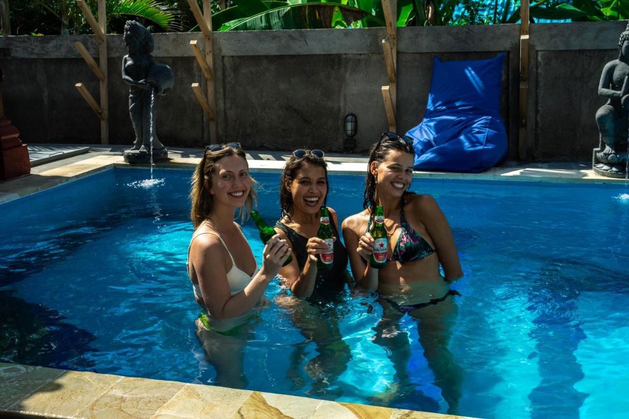 Zentiga Surf Hostel Canggu Exterior foto